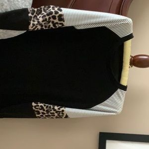 Very soft & simple black/leopard top Ex cond size small